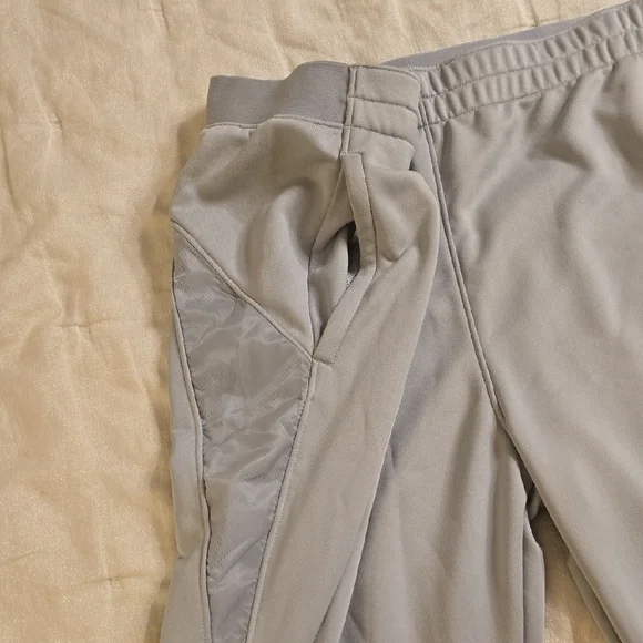 Under Armour Women's Light Gray Active Pantsuit - Picture 9 of 15